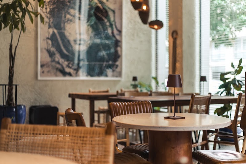 Olivia Lisboa photo 1