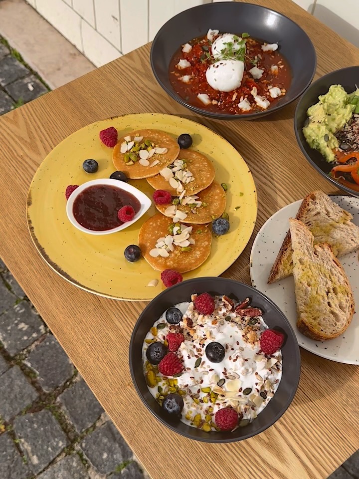 SUNNY Brunch & Specialty Coffee food 3